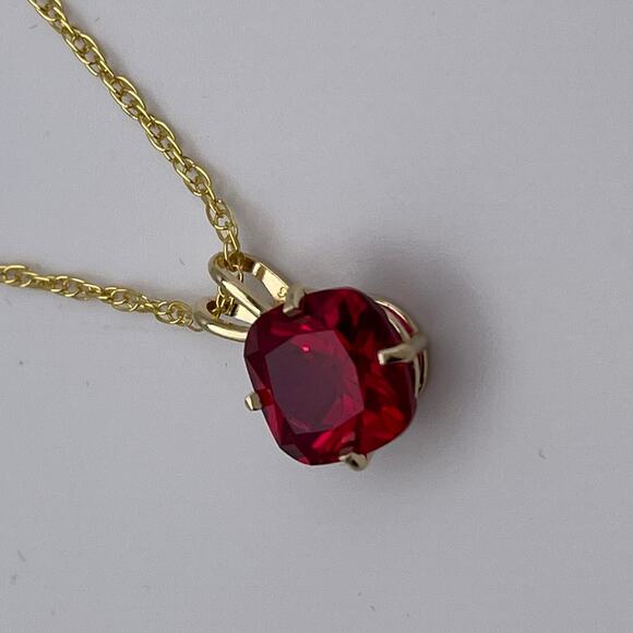 Beautiful 5ct Cushion Cut Ruby Pendant Necklace in 14k Gold - Picture 8 of 9